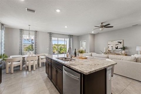 House in Wesley Chapel, Florida 4 bedrooms, 189.24 sq.m. № 1878052 - photo 22