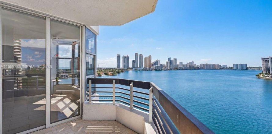 Кондоминиум с 2 спальнями в Авентура, Флорида № 2062260