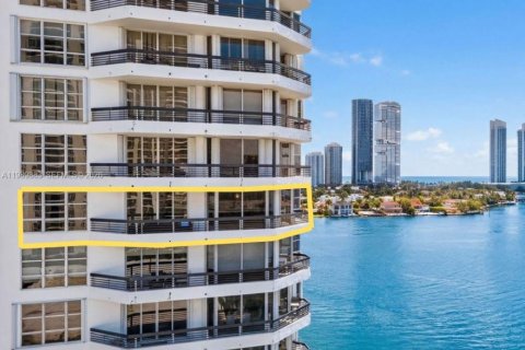 Купить кондоминиум в Авентура, Флорида 2 спальни, 125.7м2, № 2062260 - фото 15