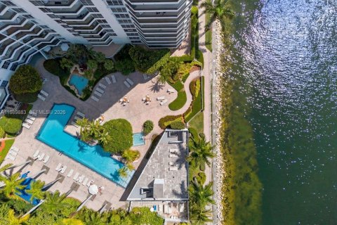 Купить кондоминиум в Авентура, Флорида 2 спальни, 125.7м2, № 2062260 - фото 17