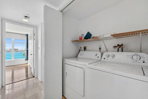 Купить кондоминиум в Авентура, Флорида 2 спальни, 125.7м2, № 2062260 - фото 12