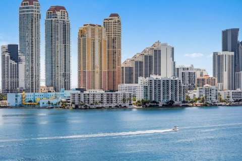 Купить кондоминиум в Авентура, Флорида 2 спальни, 125.7м2, № 2062260 - фото 14