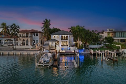 Casa en alquiler en Miami Beach, Florida, 6 dormitorios, 577.02 m2 № 1794525 - foto 3