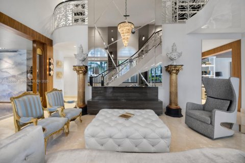 Casa en alquiler en Miami Beach, Florida, 6 dormitorios, 577.02 m2 № 1794525 - foto 10