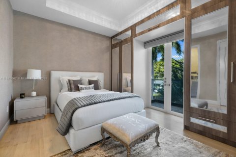 Casa en alquiler en Miami Beach, Florida, 6 dormitorios, 577.02 m2 № 1794525 - foto 22