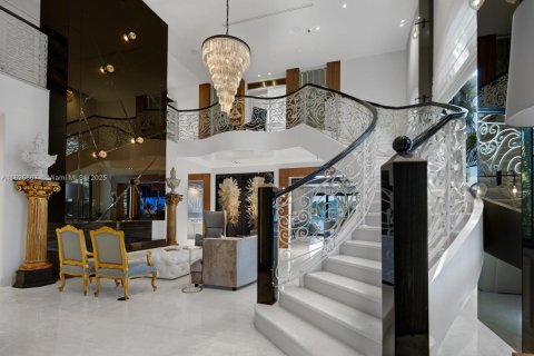 Casa en alquiler en Miami Beach, Florida, 6 dormitorios, 577.02 m2 № 1794525 - foto 11