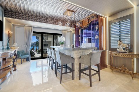 Casa en alquiler en Miami Beach, Florida, 6 dormitorios, 577.02 m2 № 1794525 - foto 18