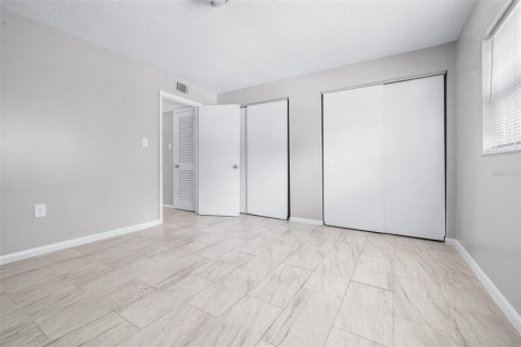 Commercial property in Tampa, Florida 119.57 sq.m. № 2219411 - photo 15