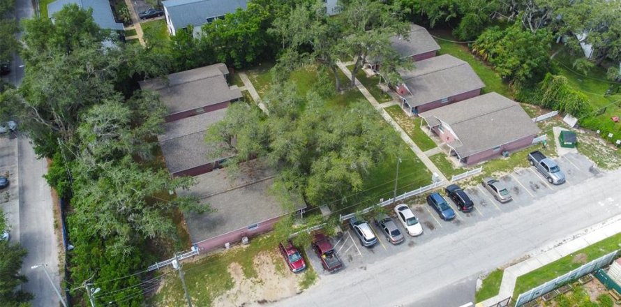 Commercial property in Tampa, Florida 119.57 sq.m. № 2219411