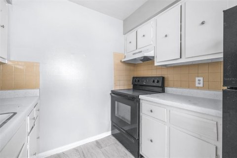 Commercial property in Tampa, Florida 119.57 sq.m. № 2219411 - photo 11