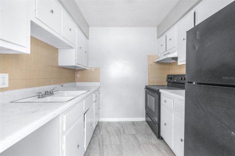 Commercial property in Tampa, Florida 119.57 sq.m. № 2219411 - photo 10