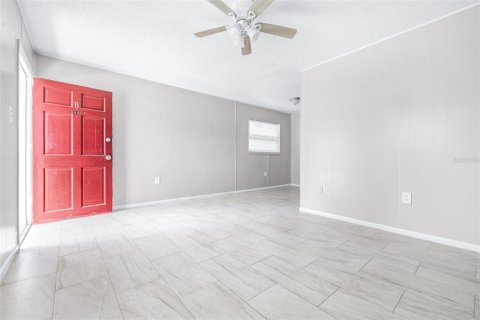 Commercial property in Tampa, Florida 119.57 sq.m. № 2219411 - photo 7
