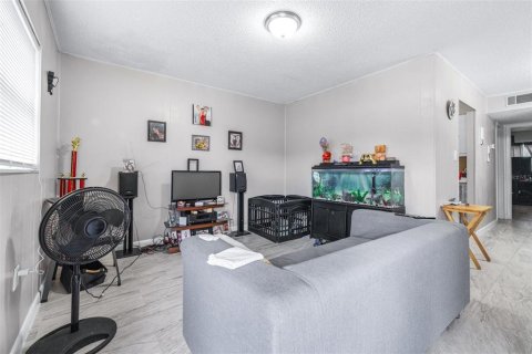 Commercial property in Tampa, Florida 119.57 sq.m. № 2219411 - photo 20
