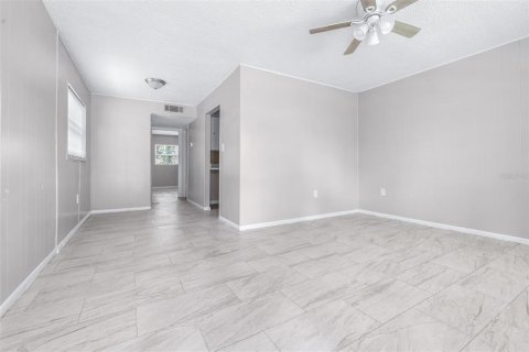 Commercial property in Tampa, Florida 119.57 sq.m. № 2219411 - photo 5