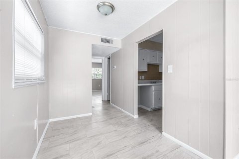 Commercial property in Tampa, Florida 119.57 sq.m. № 2219411 - photo 8