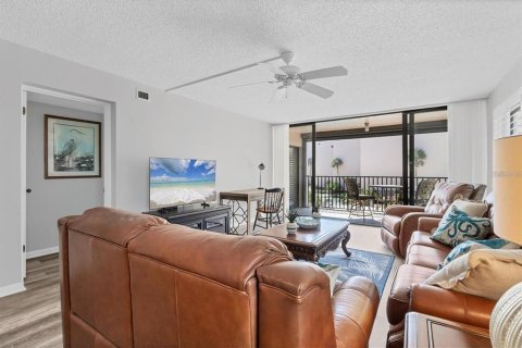 Condo in Sarasota, Florida, 2 bedrooms  № 2224265 - photo 8