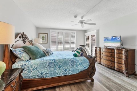 Condo in Sarasota, Florida, 2 bedrooms  № 2224265 - photo 4