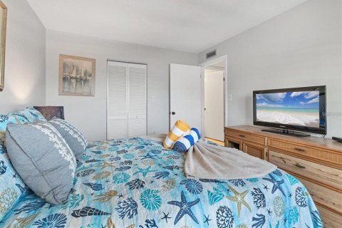 Condo in Sarasota, Florida, 2 bedrooms  № 2224265 - photo 29