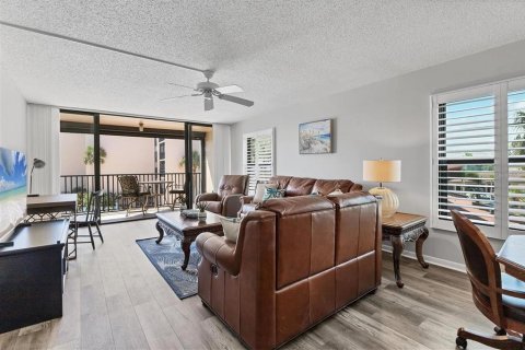 Condo in Sarasota, Florida, 2 bedrooms  № 2224265 - photo 3