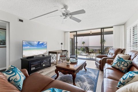 Condo in Sarasota, Florida, 2 bedrooms  № 2224265 - photo 10