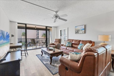 Condo in Sarasota, Florida, 2 bedrooms  № 2224265 - photo 9