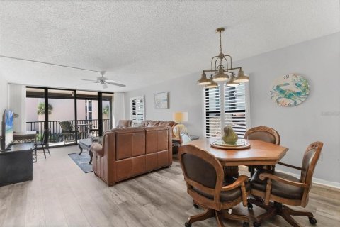 Condo in Sarasota, Florida, 2 bedrooms  № 2224265 - photo 21