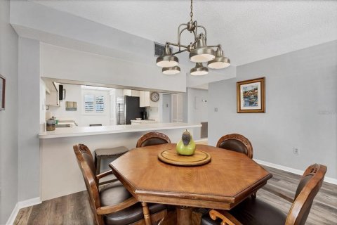 Condo in Sarasota, Florida, 2 bedrooms  № 2224265 - photo 23