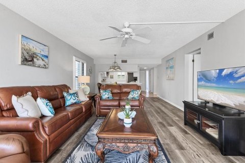 Condo in Sarasota, Florida, 2 bedrooms  № 2224265 - photo 14