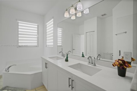 Villa ou maison à vendre à Homestead, Floride: 3 chambres, 191.19 m2 № 1924138 - photo 20