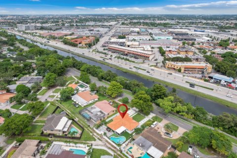 Купить виллу или дом в Майами-Спрингс, Флорида 3 спальни, 145.76м2, № 2009107 - фото 28