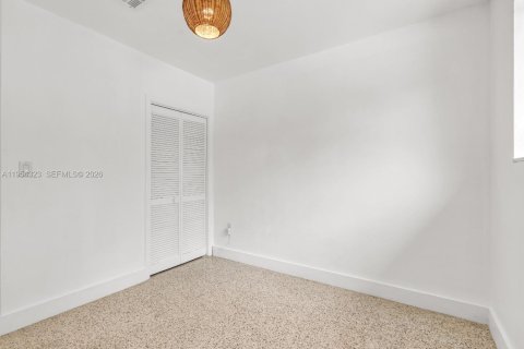 Купить виллу или дом в Майами-Спрингс, Флорида 3 спальни, 145.76м2, № 2009107 - фото 22