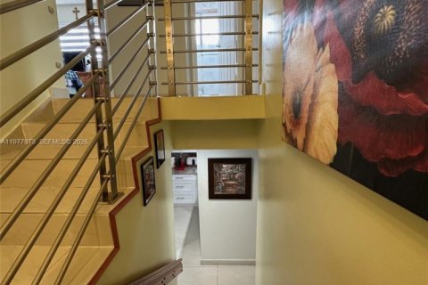 Townhouse in Hialeah, Florida 3 bedrooms, 146.79 sq.m. № 2041914 - photo 12