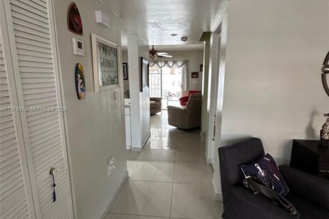 Townhouse in Hialeah, Florida 3 bedrooms, 146.79 sq.m. № 2041914 - photo 7