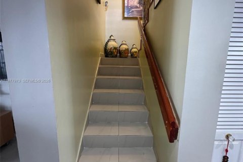 Townhouse in Hialeah, Florida 3 bedrooms, 146.79 sq.m. № 2041914 - photo 11