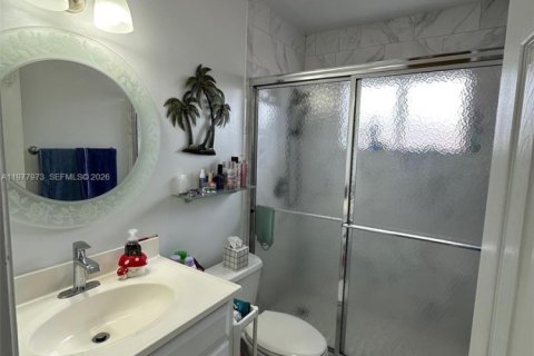 Townhouse in Hialeah, Florida 3 bedrooms, 146.79 sq.m. № 2041914 - photo 15