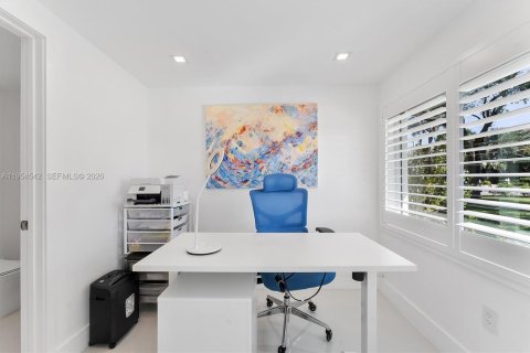 House in Pompano Beach, Florida 4 bedrooms, 244.52 sq.m. № 2011003 - photo 22