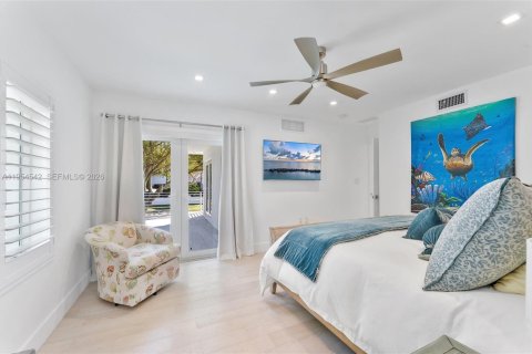 House in Pompano Beach, Florida 4 bedrooms, 244.52 sq.m. № 2011003 - photo 29