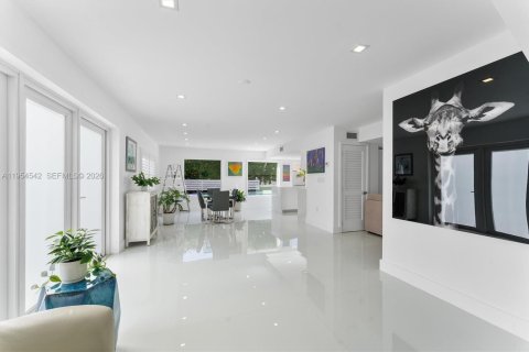 House in Pompano Beach, Florida 4 bedrooms, 244.52 sq.m. № 2011003 - photo 10