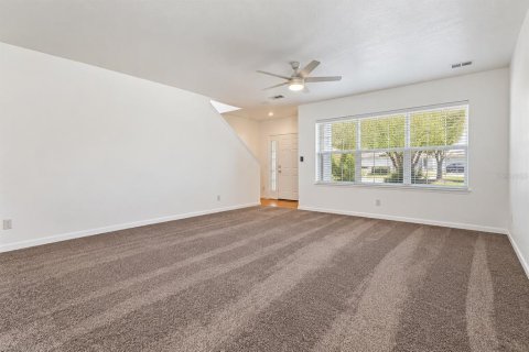 House in Lutz, Florida 4 bedrooms, 193.42 sq.m. № 2383423 - photo 14