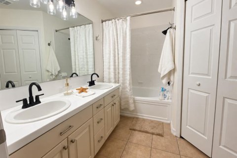 House in Lutz, Florida 4 bedrooms, 193.42 sq.m. № 2383423 - photo 22