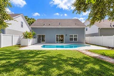 House in Lutz, Florida 4 bedrooms, 193.42 sq.m. № 2383423 - photo 5