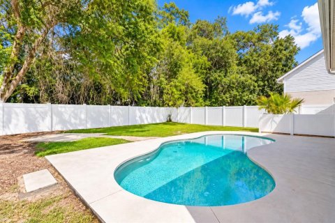 House in Lutz, Florida 4 bedrooms, 193.42 sq.m. № 2383423 - photo 6