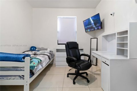 Adosado en venta en Doral, Florida, 4 dormitorios, 163.23 m2 № 2175039 - foto 24