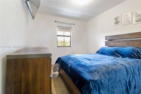 Adosado en venta en Doral, Florida, 4 dormitorios, 163.23 m2 № 2175039 - foto 28