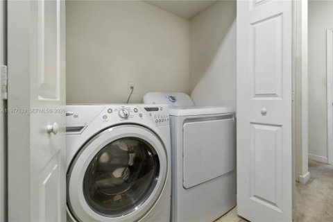Adosado en venta en Doral, Florida, 4 dormitorios, 163.23 m2 № 2175039 - foto 30