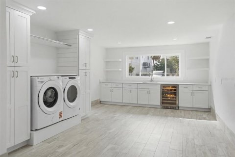 Villa ou maison à vendre à Saint Pete Beach, Floride: 4 chambres, 319.89 m2 № 2151731 - photo 23