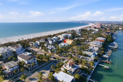 Villa ou maison à vendre à Saint Pete Beach, Floride: 4 chambres, 319.89 m2 № 2151731 - photo 5