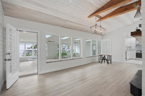 Villa ou maison à vendre à Saint Pete Beach, Floride: 4 chambres, 319.89 m2 № 2151731 - photo 13
