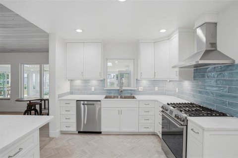 Villa ou maison à vendre à Saint Pete Beach, Floride: 4 chambres, 319.89 m2 № 2151731 - photo 20