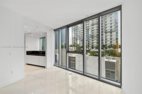 Condominio en venta en Miami, Florida, 57.41 m2 № 2409033 - foto 15